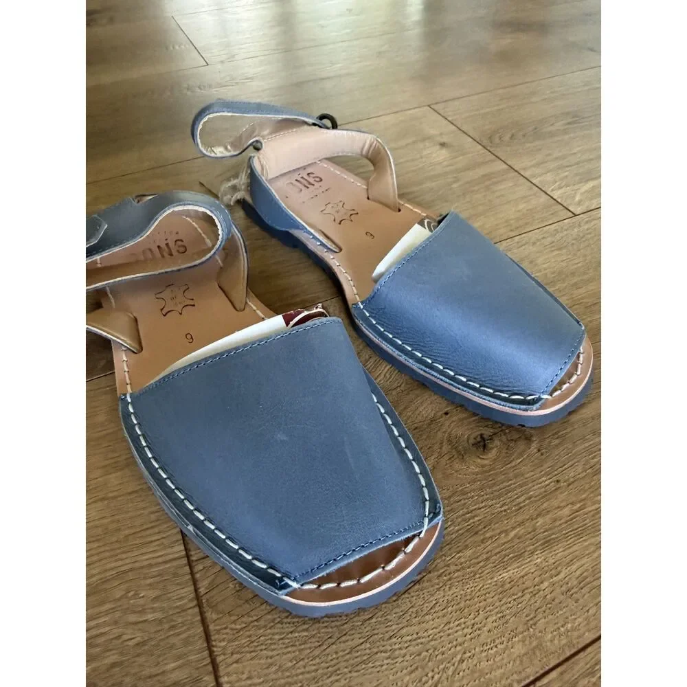 PONS NWT NEW womens 9 avarcas classic strap leather Style French Blue